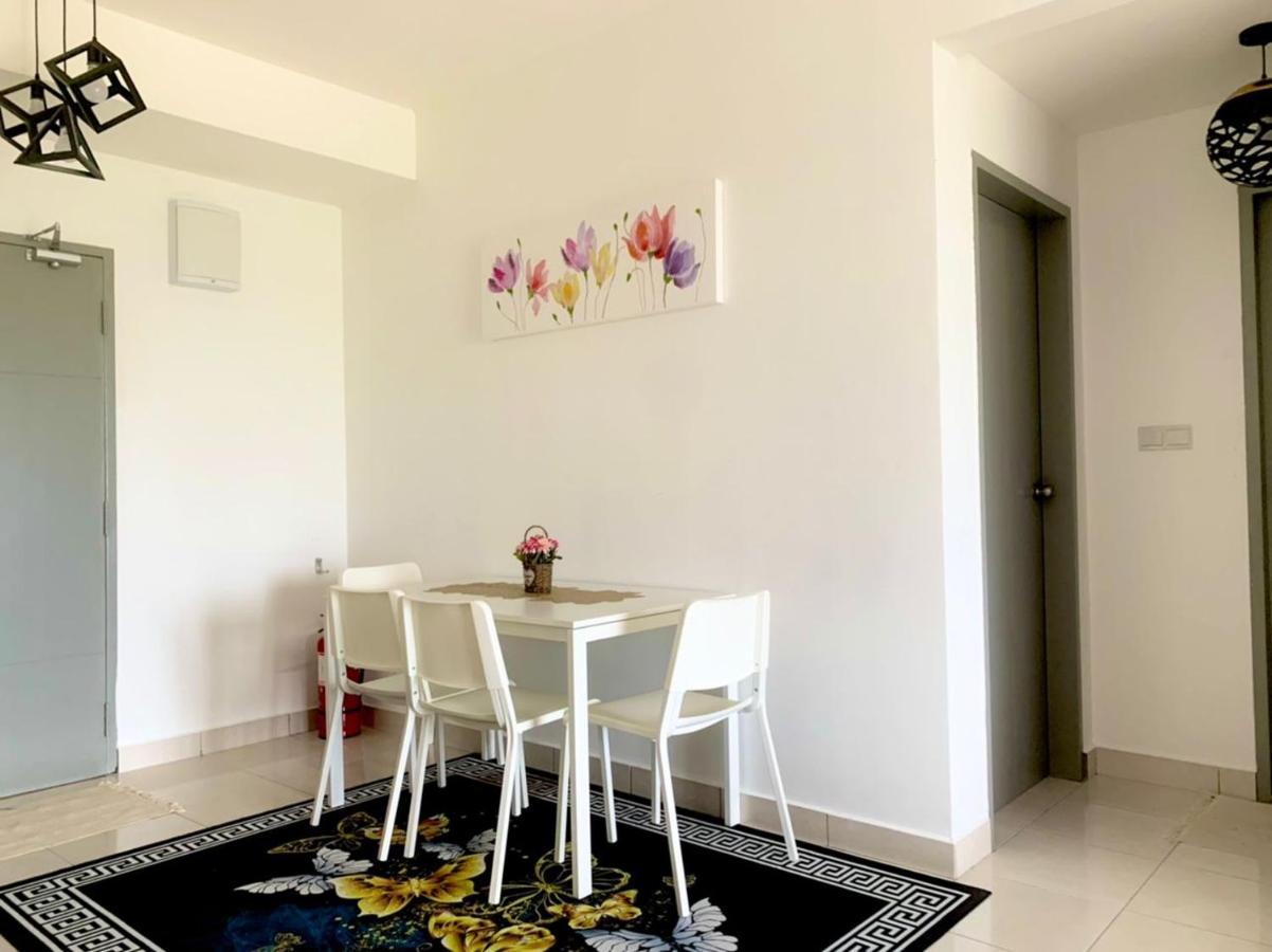 קאג'אנג Mmg D'Tiara Homestay מראה חיצוני תמונה