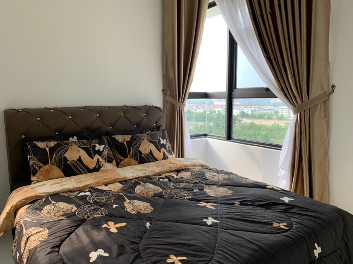 קאג'אנג Mmg D'Tiara Homestay מראה חיצוני תמונה
