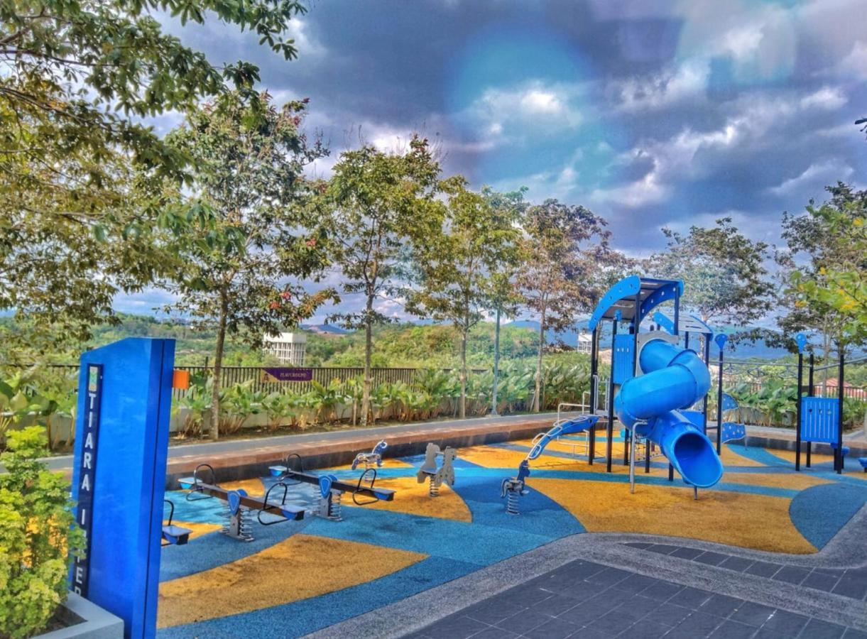 קאג'אנג Mmg D'Tiara Homestay מראה חיצוני תמונה
